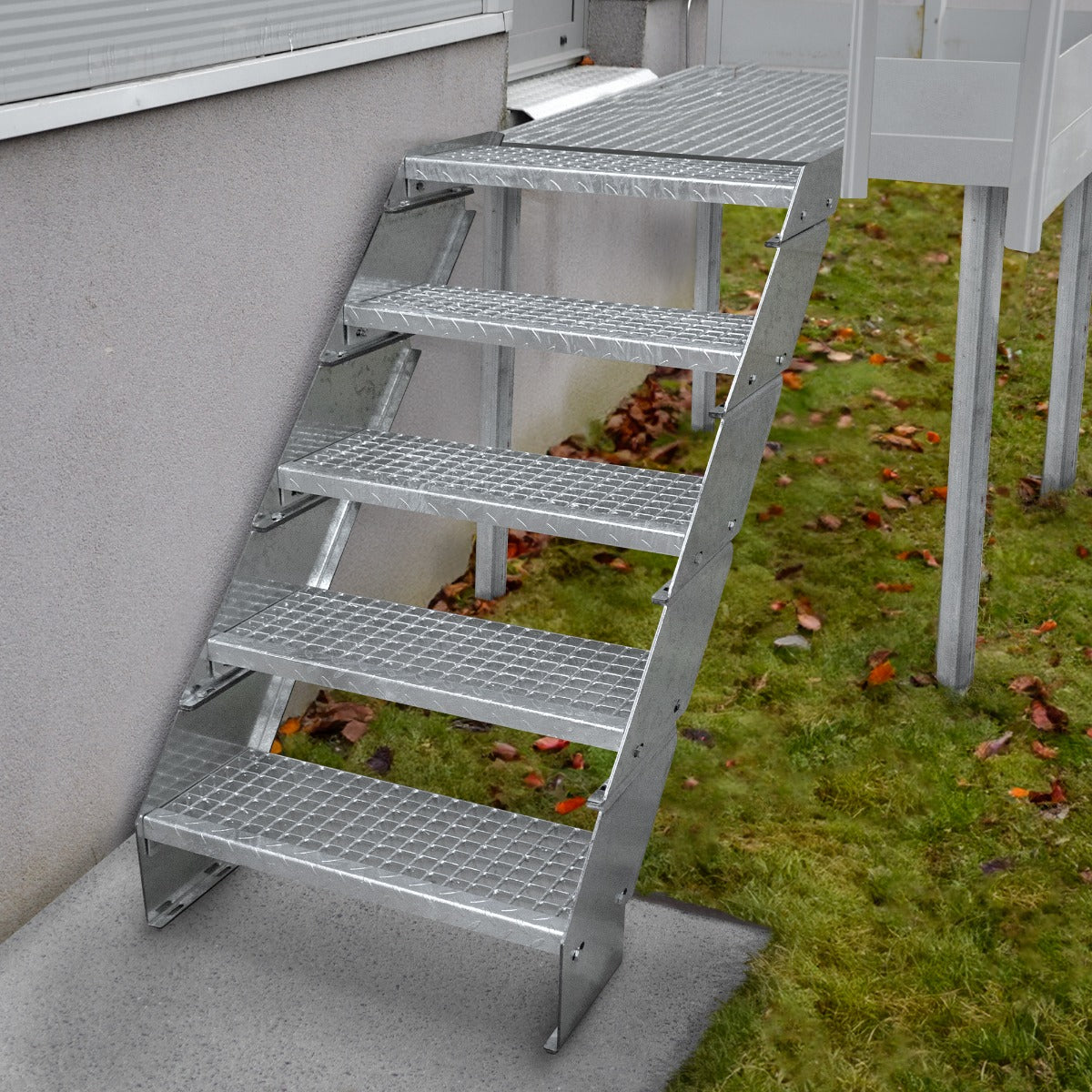 Adjustable 9 Section Galvanised Staircase - 600mm Wide - Used - Acceptable