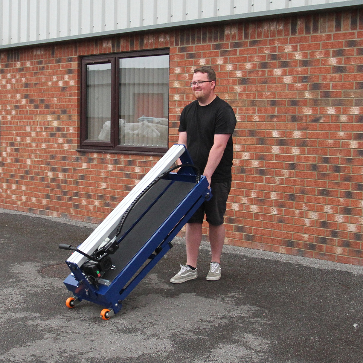 T-Mech Wet Tile Cutter Bench - 1200mm / 1400W - Used - Good