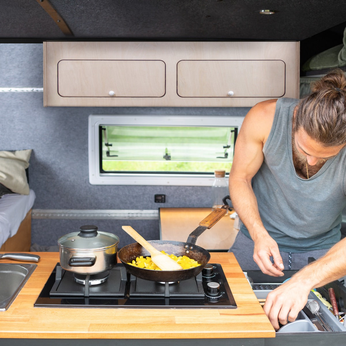 Overhead Camper Cabinet – 100cm x 25cm x 25cm - Used - Acceptable