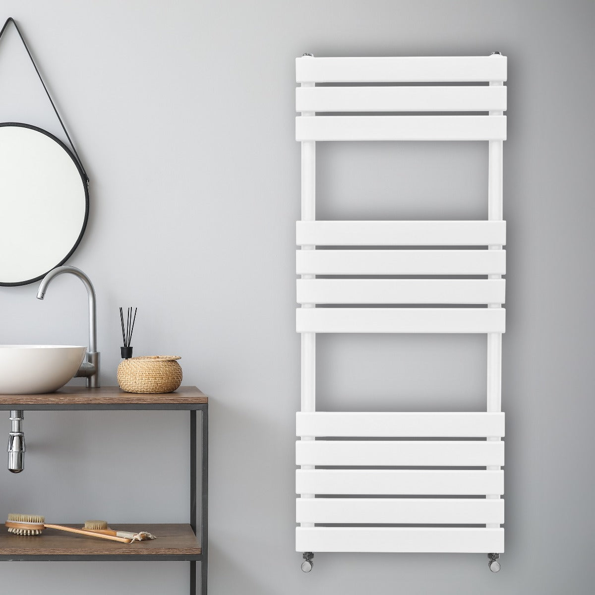 Flat Panel Towel Radiator – 1200mm x 450mm – White - Used - Very Good