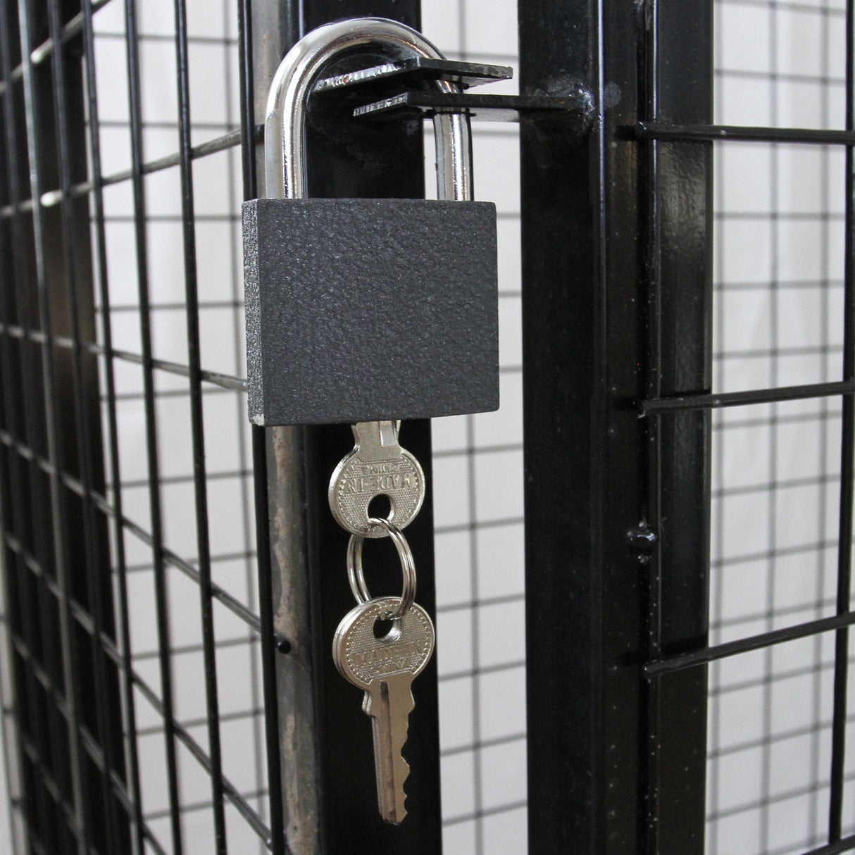 Gas Bottle Mesh Cage 920mm - Like New