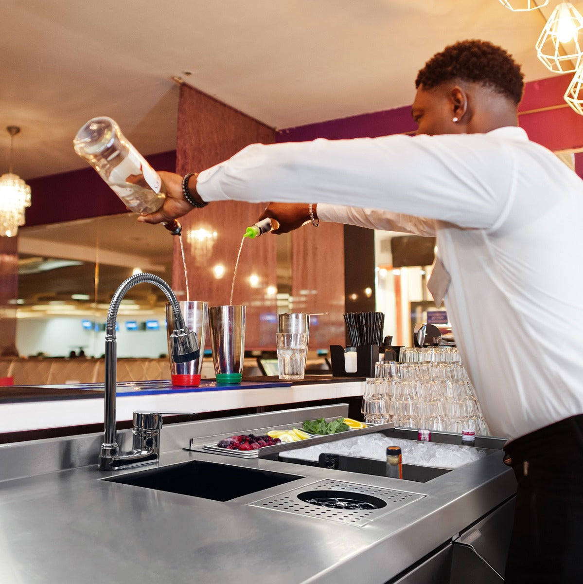 Deluxe Cocktail Bar Station - Used - Acceptable