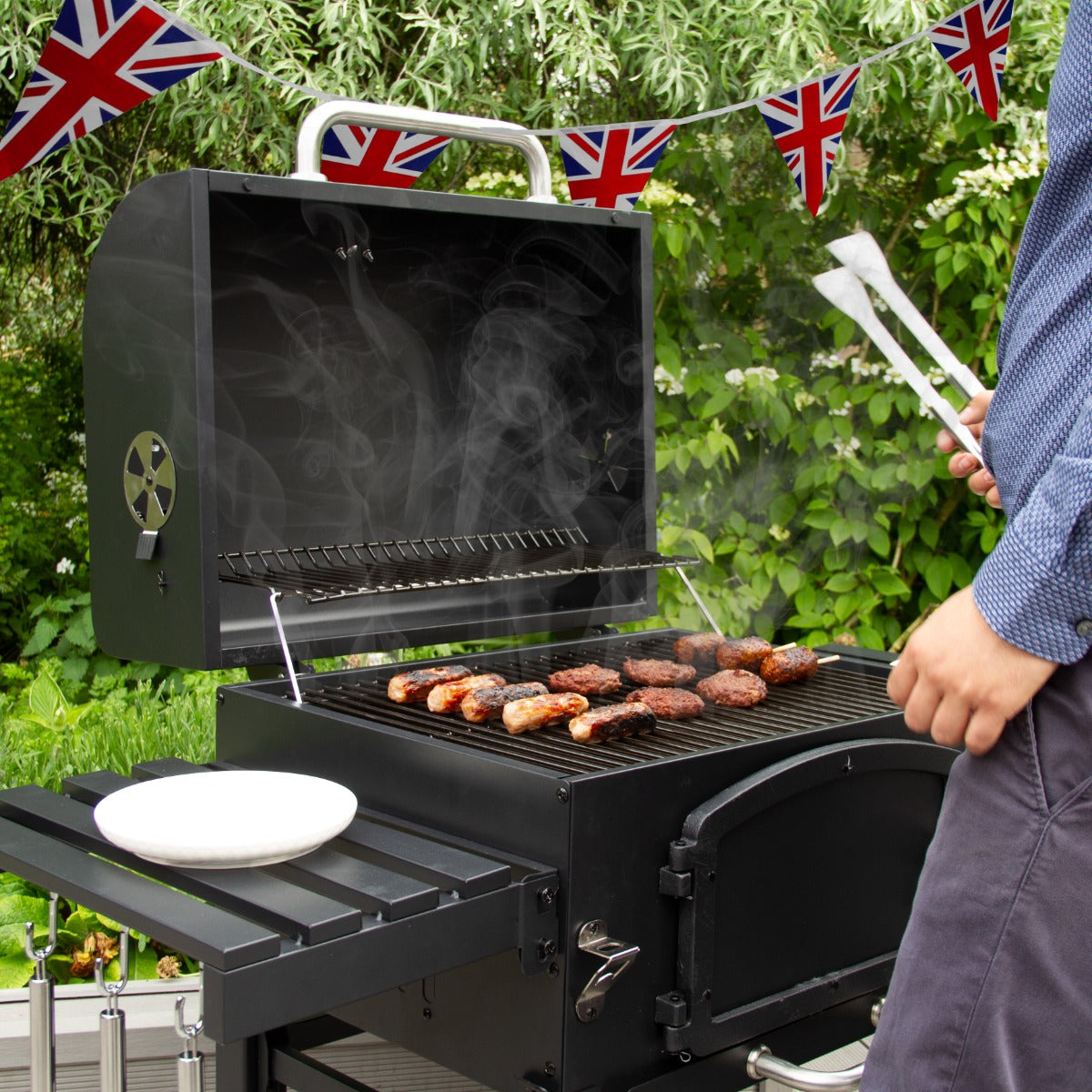 XL BBQ Smoker Grill & Union Jack Bunting - Like New