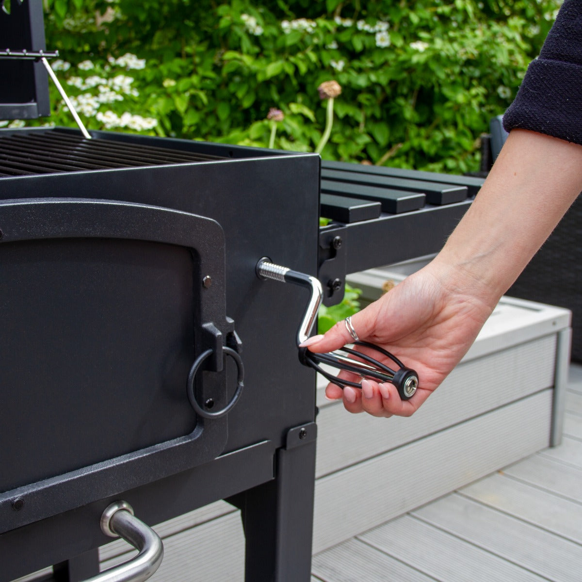 XL BBQ Smoker Grill & Union Jack Bunting - Like New