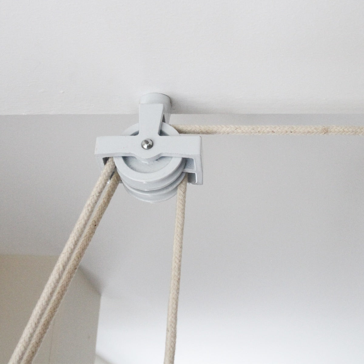 Clothing Airer Ceiling Pulley - White - 2.4m - Like New