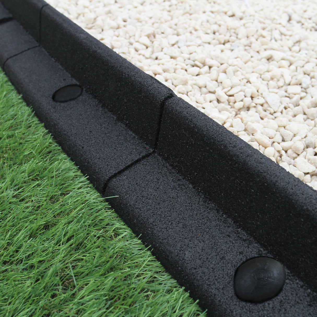 Flexible Lawn Edging Black 1.2m x 6 - Like New