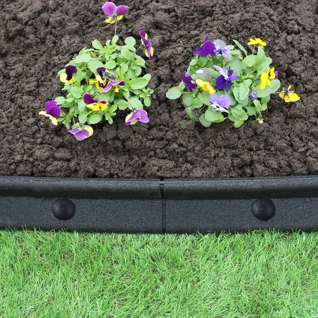 Flexible Lawn Edging Black 1.2m x 6 - Used - Very Good