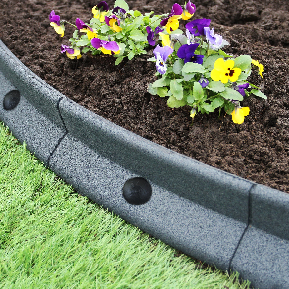 Flexible Lawn Edging Grey 1.2m x 6 - Like New