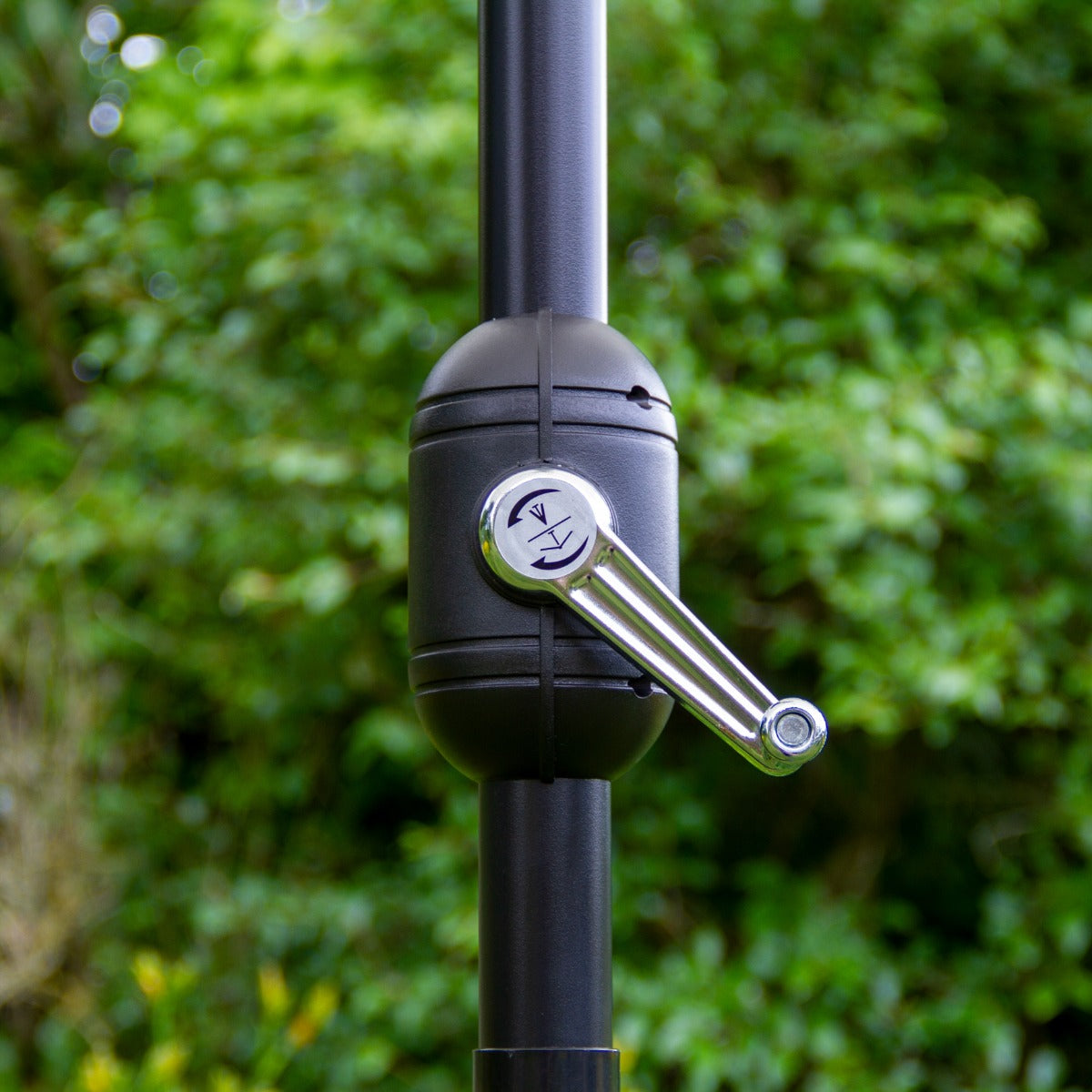 Beige 2.7m LED Tilt Parasol - Like New
