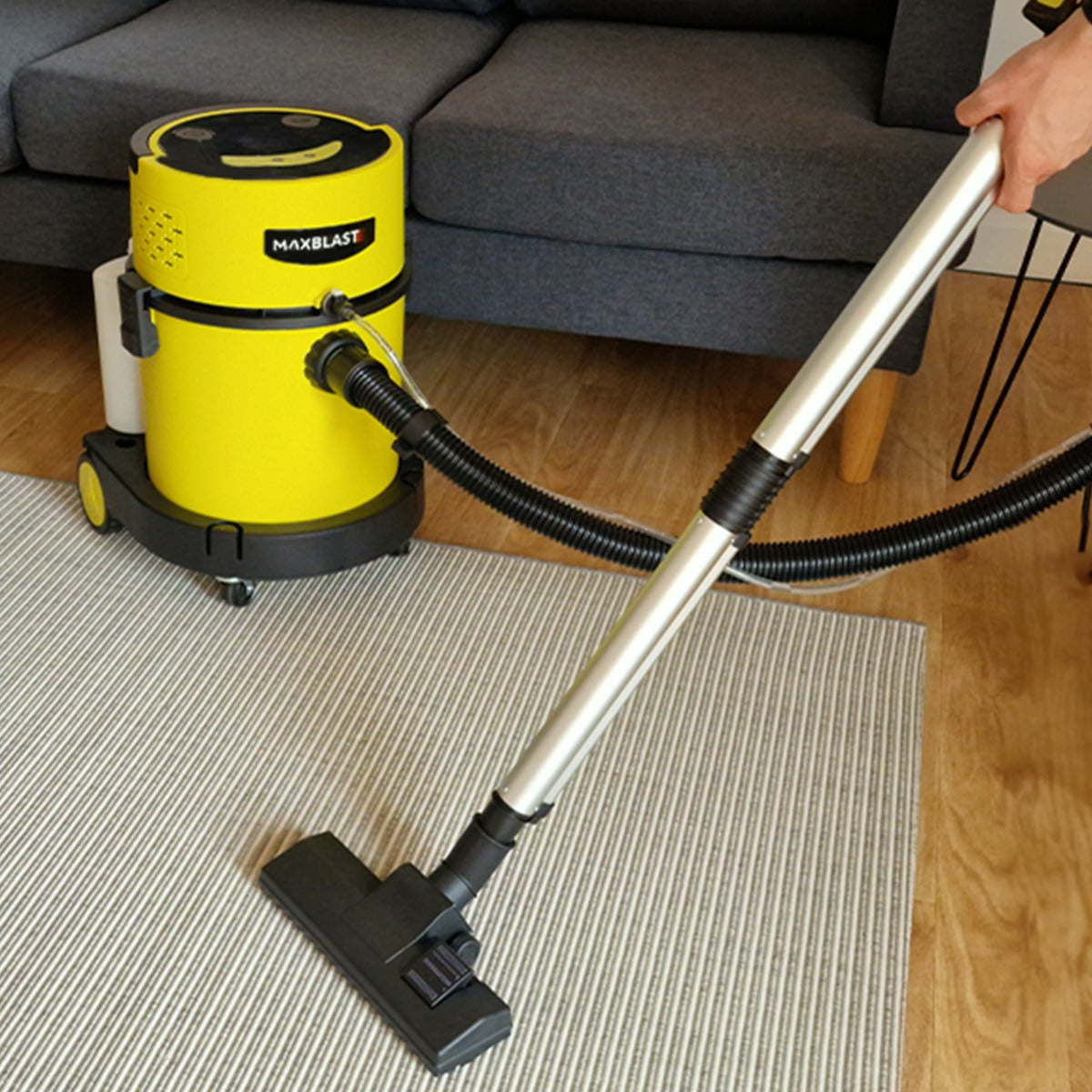 MAXBLAST Wet and Dry Vacuum Cleaner - 20 L - Used - Acceptable